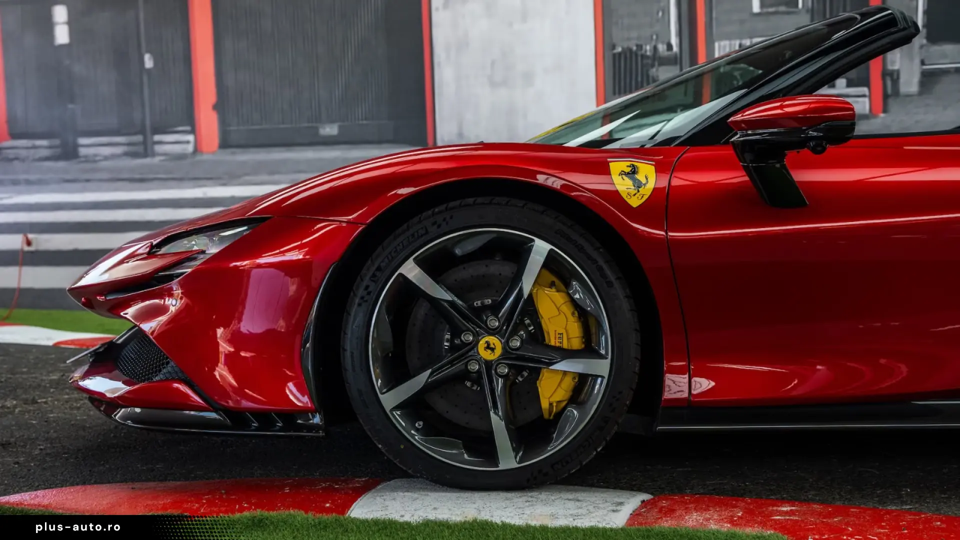Ferrari SF90 Spider  CARBON FIBER EXTERIOR