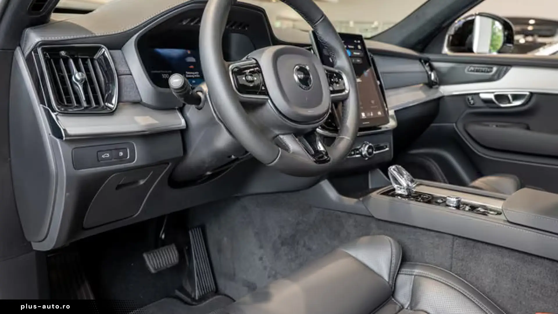 Volvo XC90 T8 Recharge AWD Ultra Black Edition