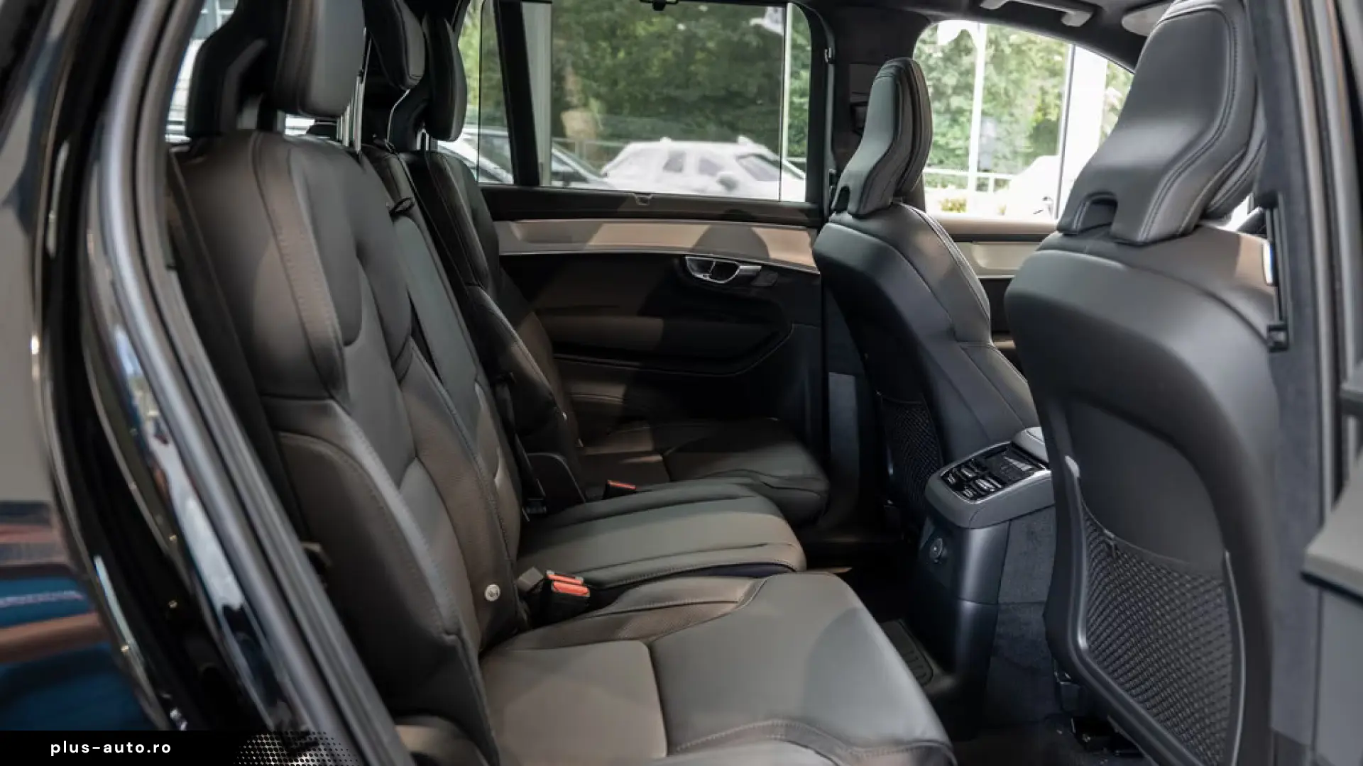 Volvo XC90 T8 Recharge AWD Ultra Black Edition