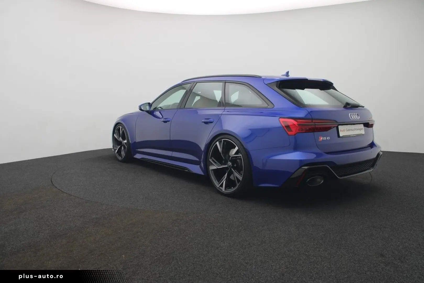 AUDI RS6 Avant 4.0 TFSI quattro . LED ACC B&O Pano