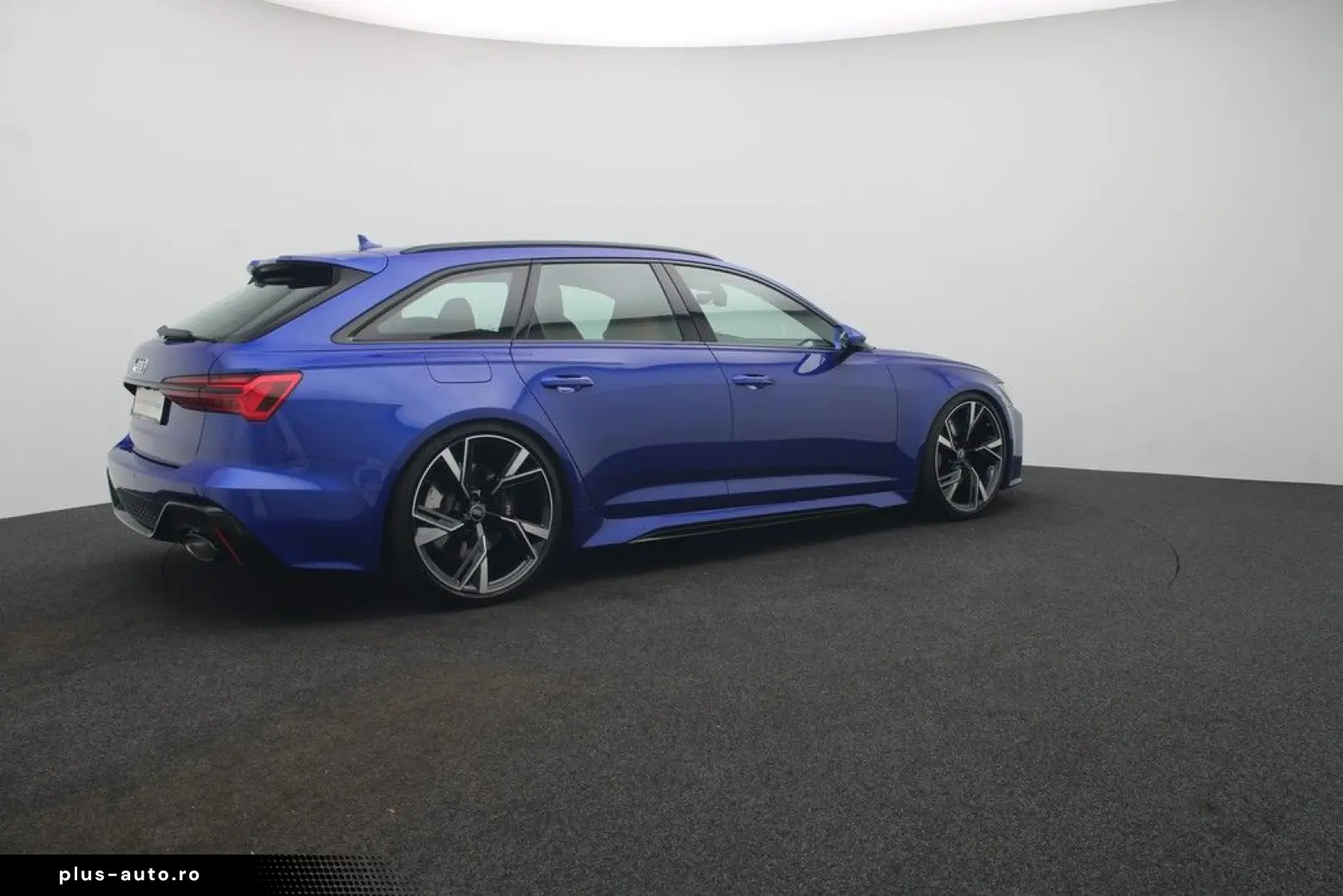 AUDI RS6 Avant 4.0 TFSI quattro . LED ACC B&O Pano