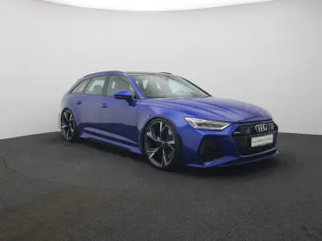 AUDI RS6 Avant 4.0 TFSI quattro . LED ACC B&O Pano
