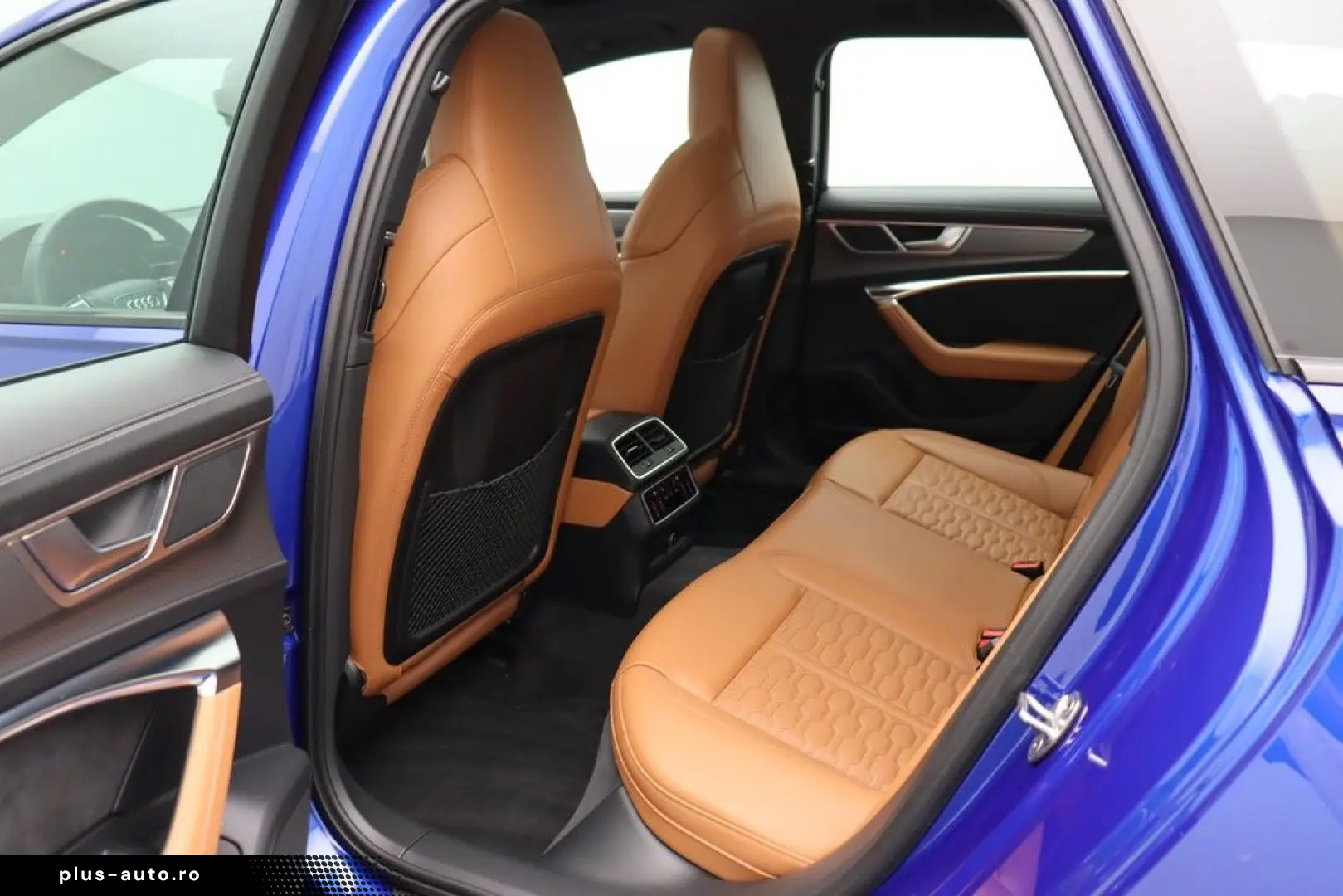 AUDI RS6 Avant 4.0 TFSI quattro . LED ACC B&O Pano