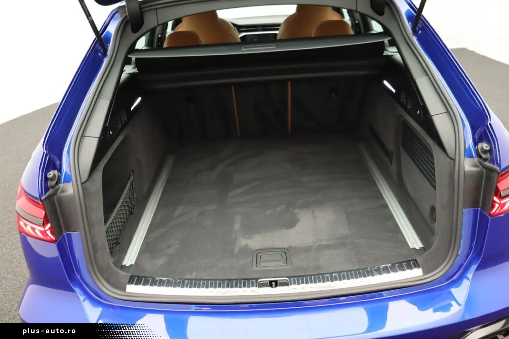 AUDI RS6 Avant 4.0 TFSI quattro . LED ACC B&O Pano