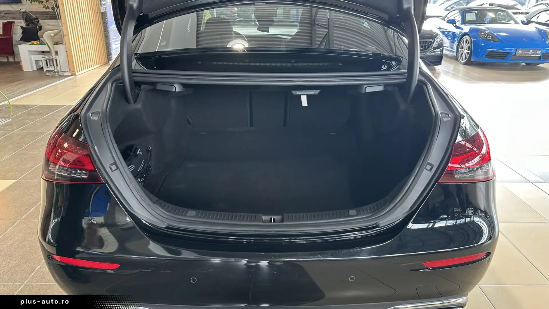 Mercedes-Benz E 220 d W213 BURMESTER • MBUX • COCKPIT