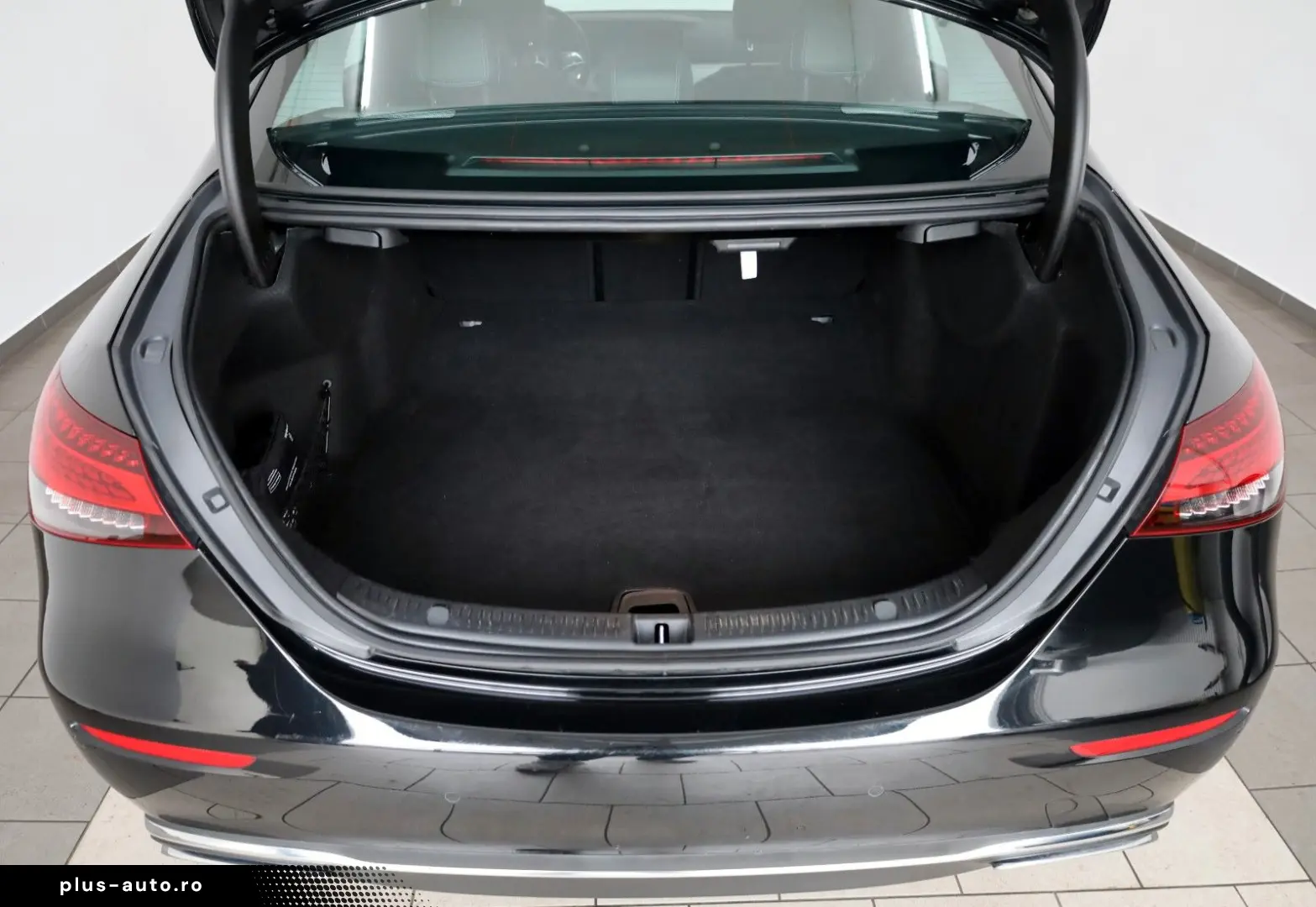 MERCEDES-BENZ E 300 d 4M Avantgarde Kamera Navi LED