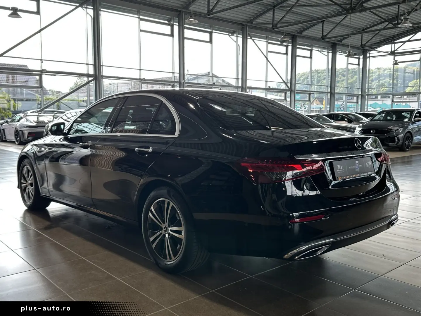 MERCEDES-BENZ E 220d Navi Burmester