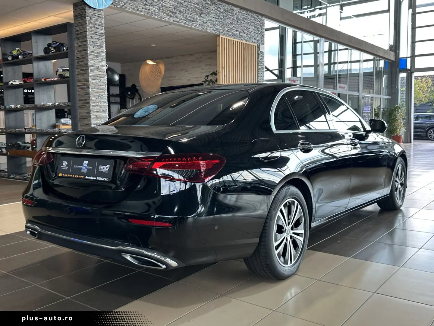 MERCEDES-BENZ E 220d Navi Burmester