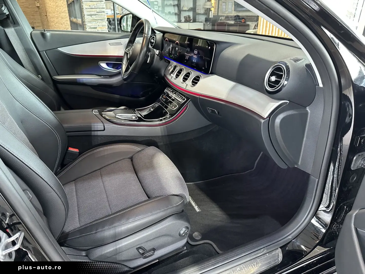MERCEDES-BENZ E 220d Navi Burmester
