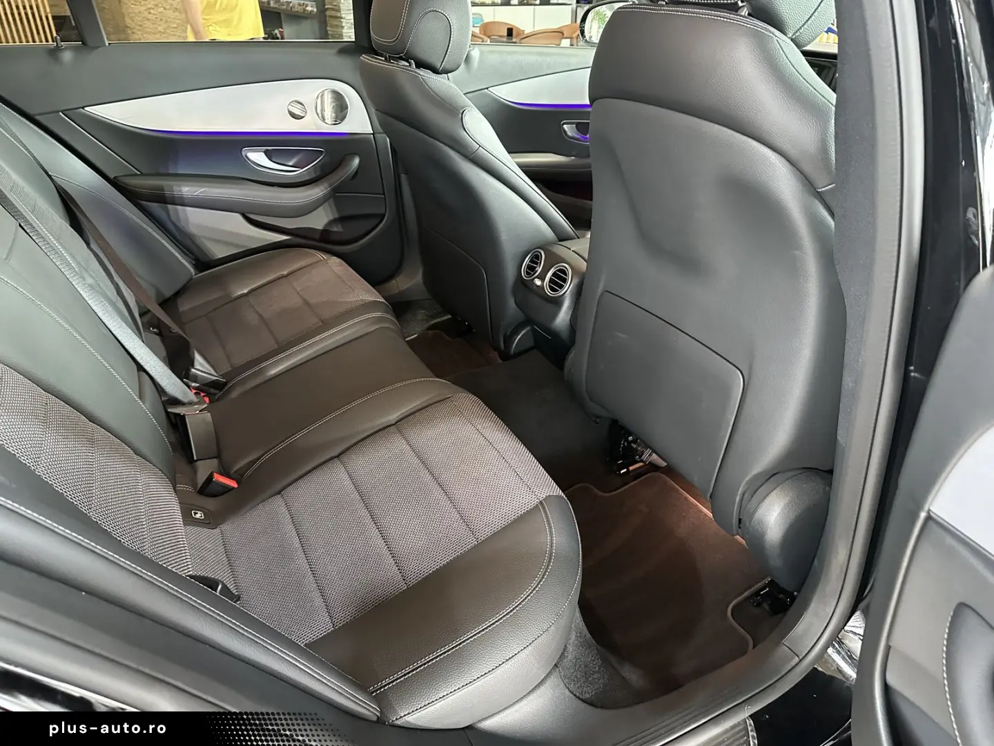 MERCEDES-BENZ E 220d Navi Burmester