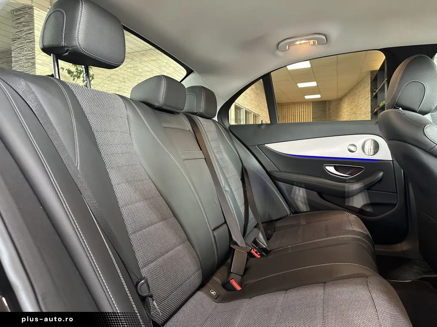 MERCEDES-BENZ E 220d Navi Burmester