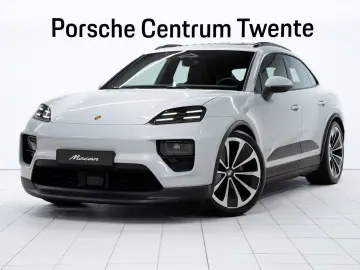 PORSCHE Macan 4