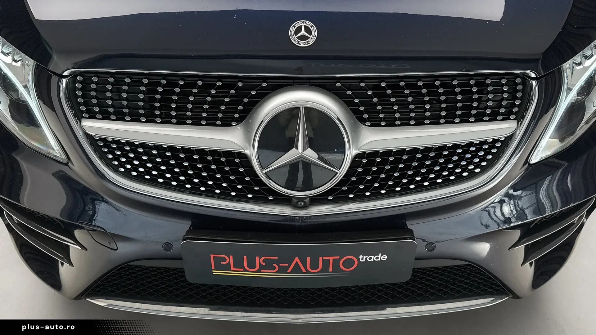 Mercedes-Benz V 300d 4Matic Lung AIRMATIC AMG 360 R19 Pano