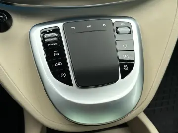 Mercedes-Benz V 300d 4Matic Lung AIRMATIC AMG 360 R19 Pano