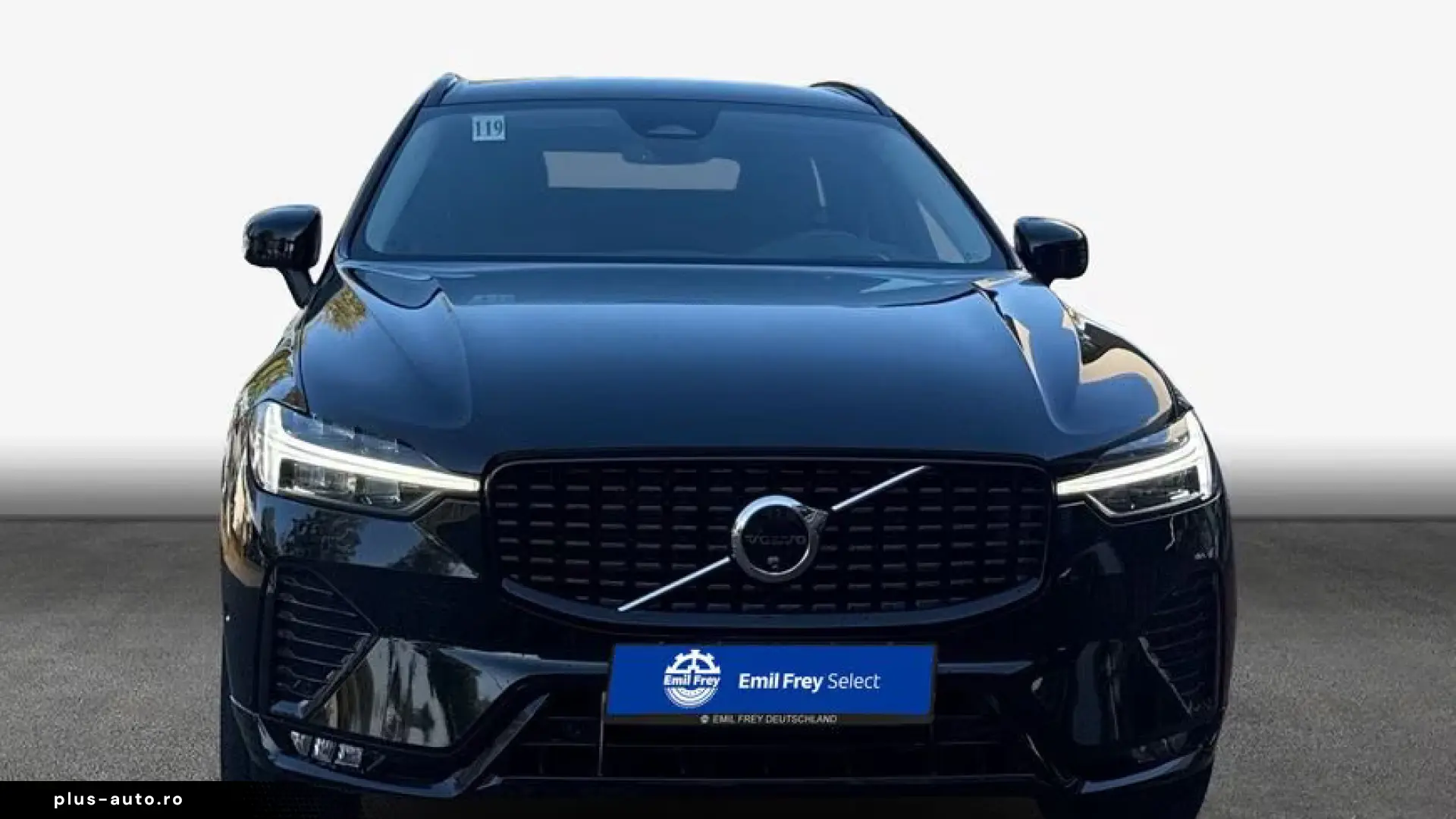 Volvo XC60 B5 AWD Plus Dark HUD • HARMAN KARDON • 360