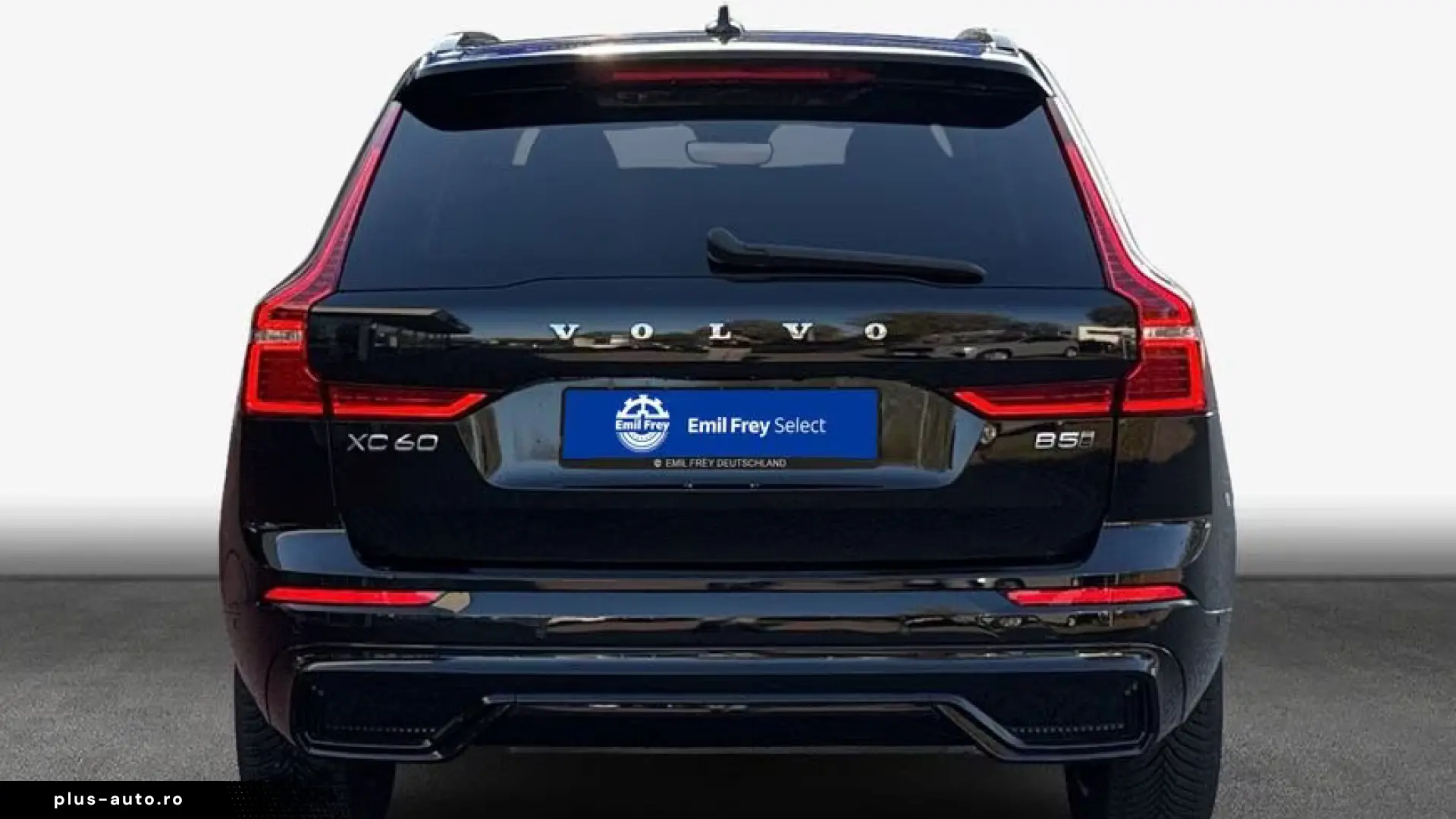 Volvo XC60 B5 AWD Plus Dark HUD • HARMAN KARDON • 360