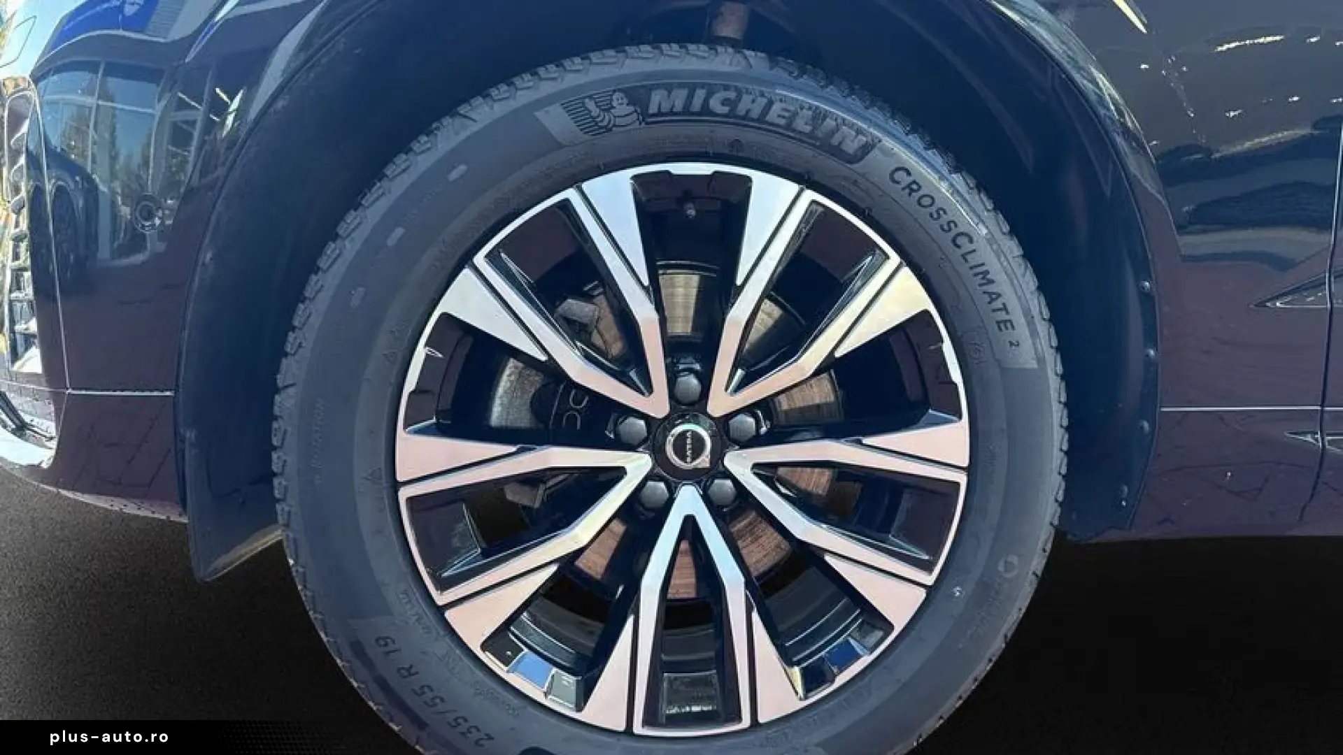 Volvo XC60 B5 AWD Plus Dark HUD • HARMAN KARDON • 360