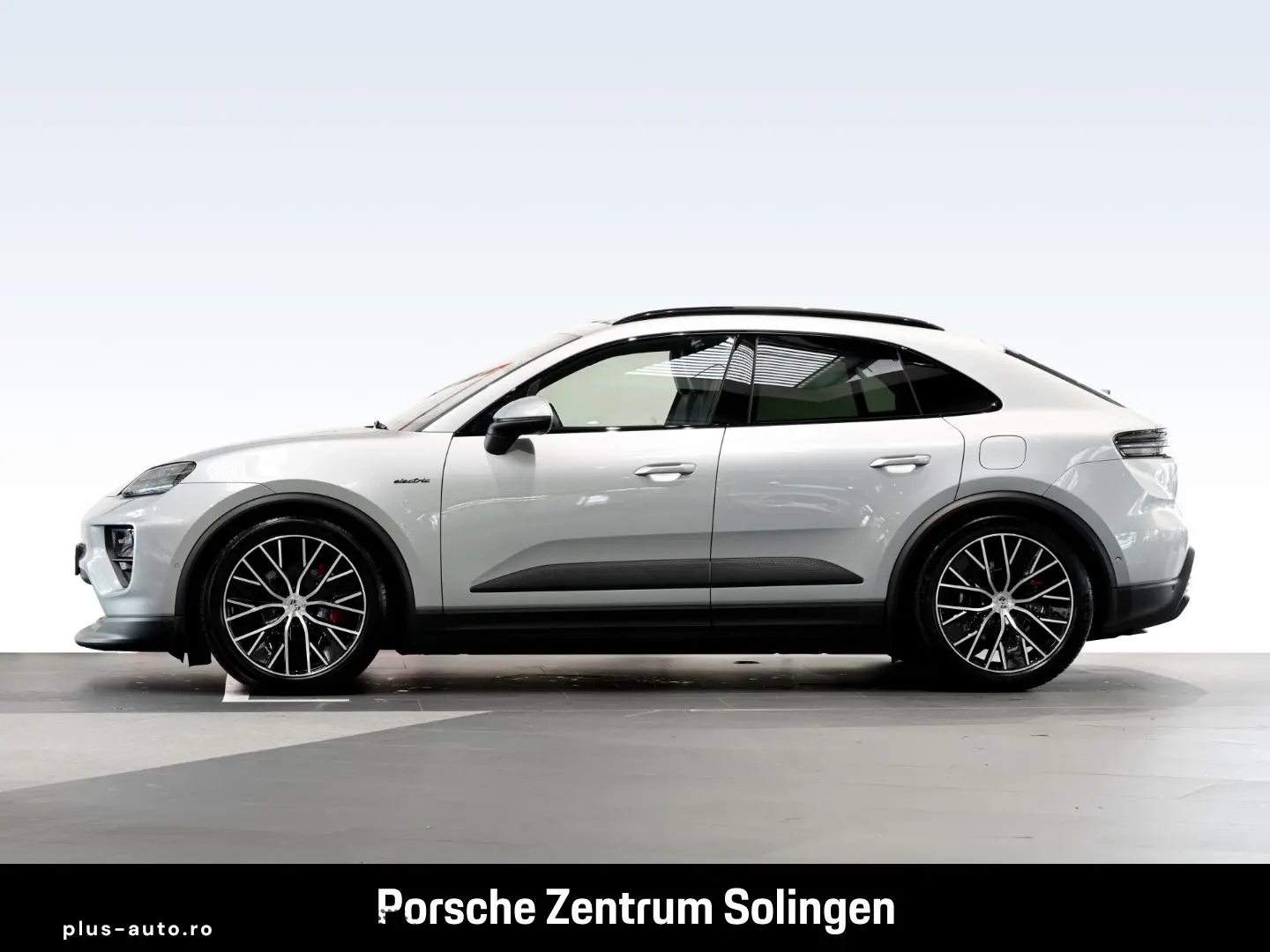 PORSCHE Macan Electric 4S PANO CHRONO LUFT AHK INNO HUD