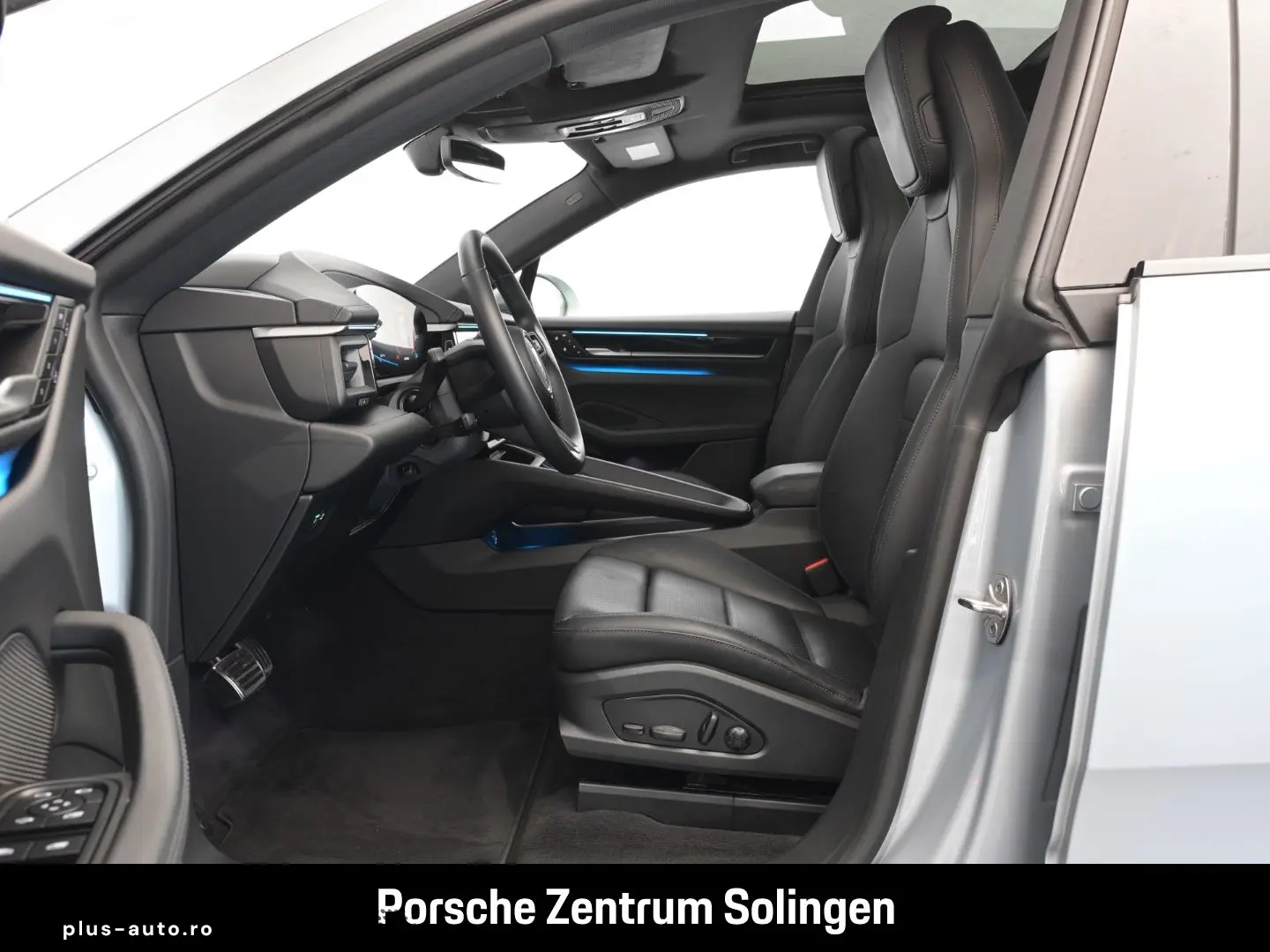PORSCHE Macan Electric 4S PANO CHRONO LUFT AHK INNO HUD