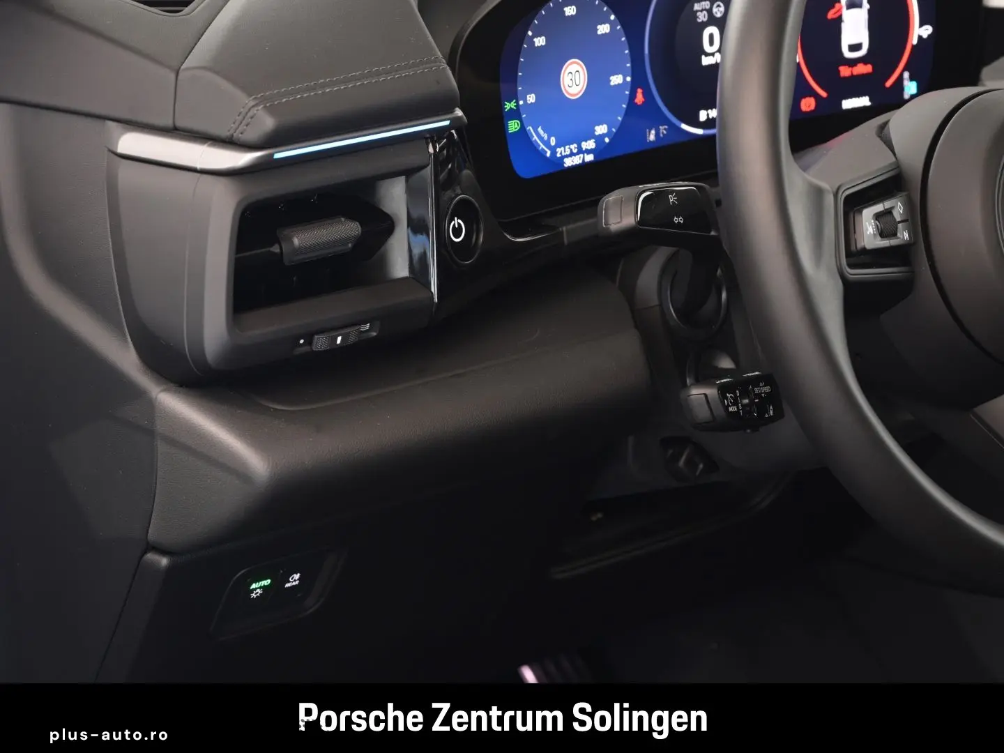 PORSCHE Macan Electric 4S PANO CHRONO LUFT AHK INNO HUD