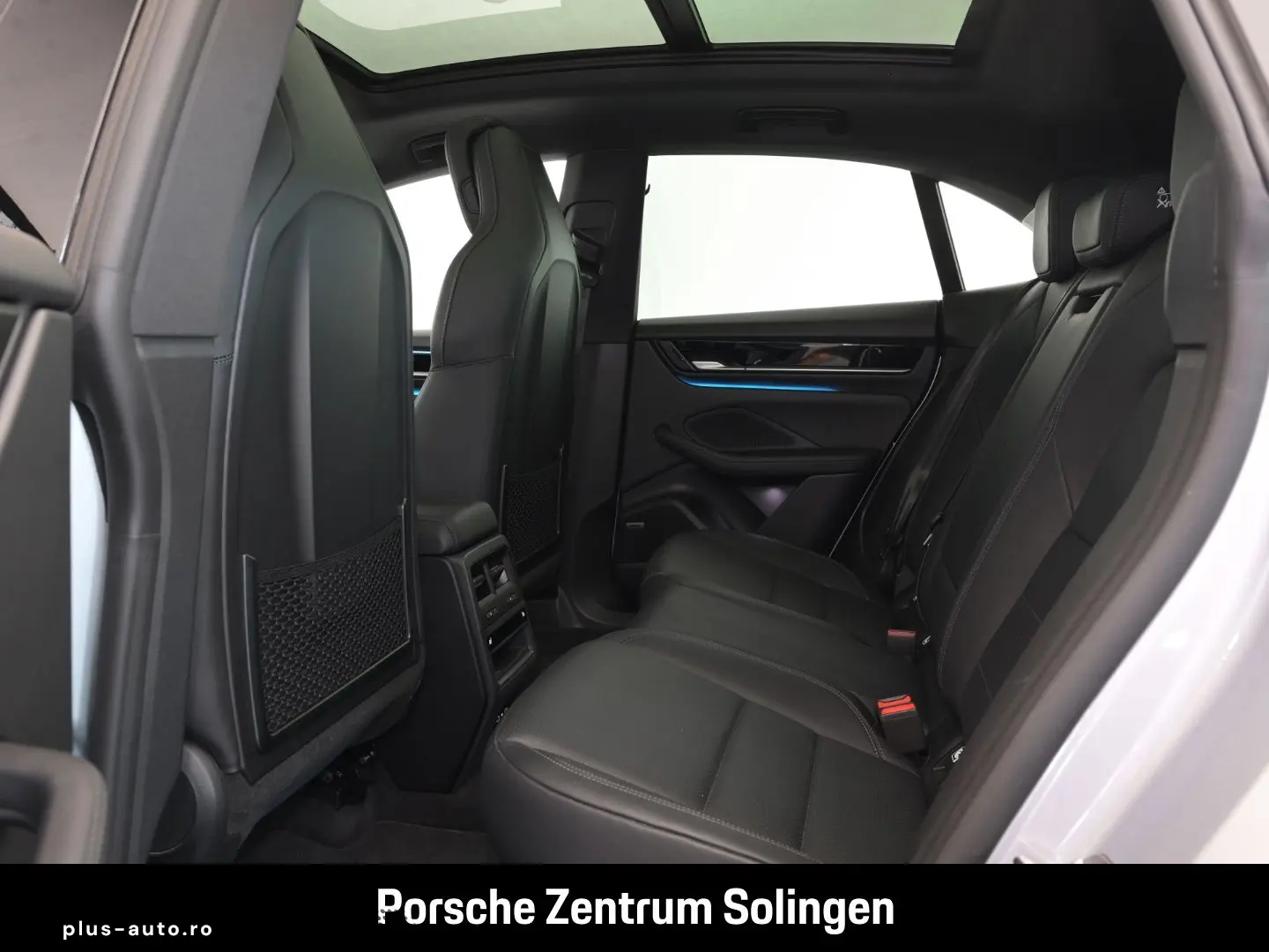 PORSCHE Macan Electric 4S PANO CHRONO LUFT AHK INNO HUD