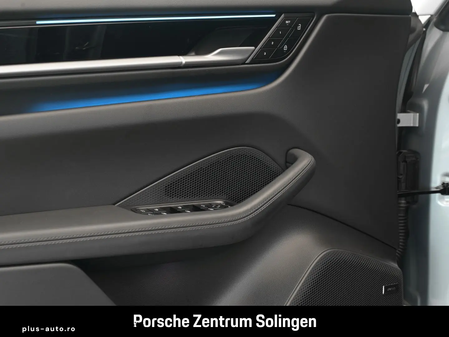 PORSCHE Macan Electric 4S PANO CHRONO LUFT AHK INNO HUD