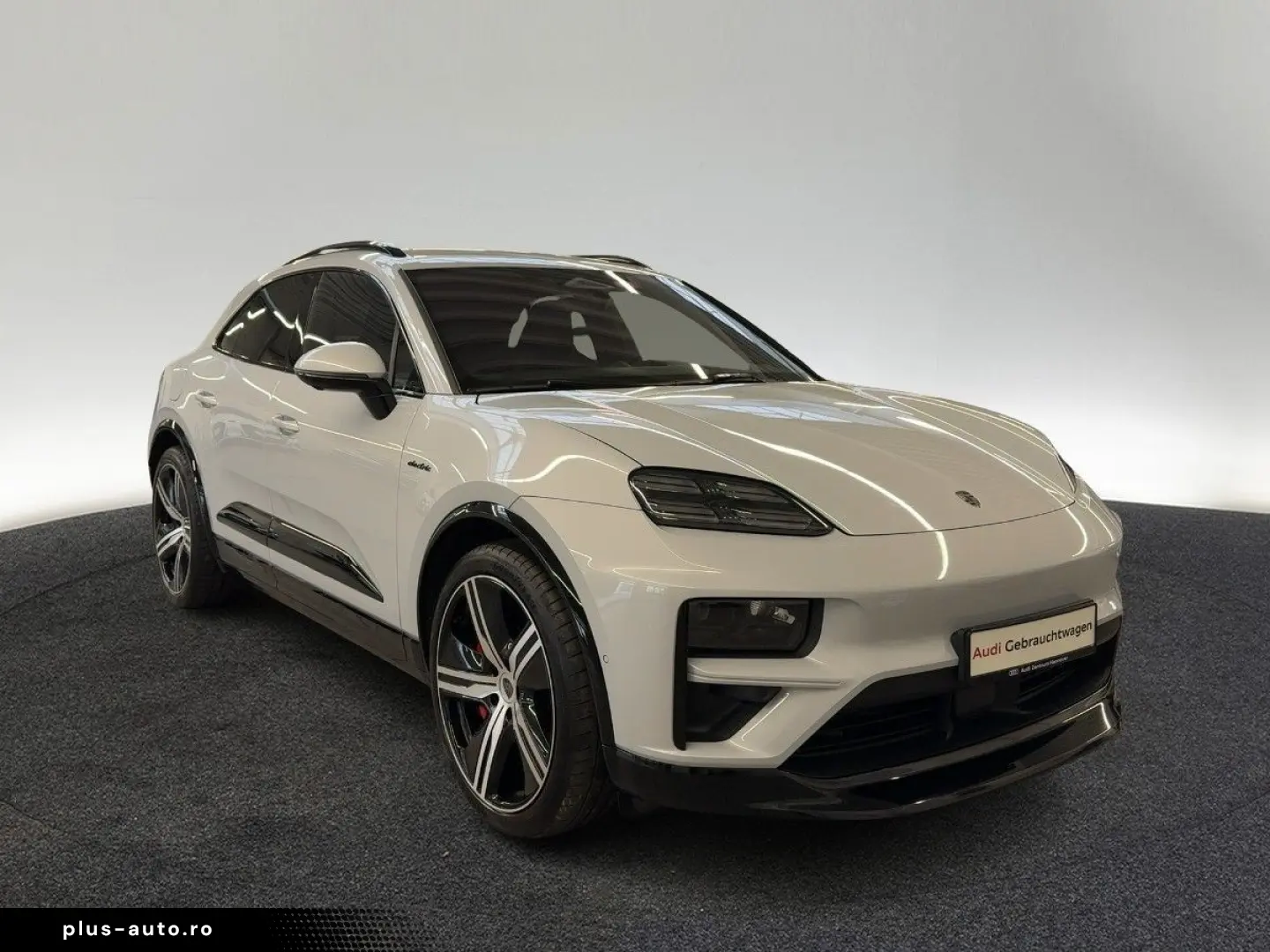 PORSCHE Macan Turbo Electric Matrix Head-Up Pano Kamera