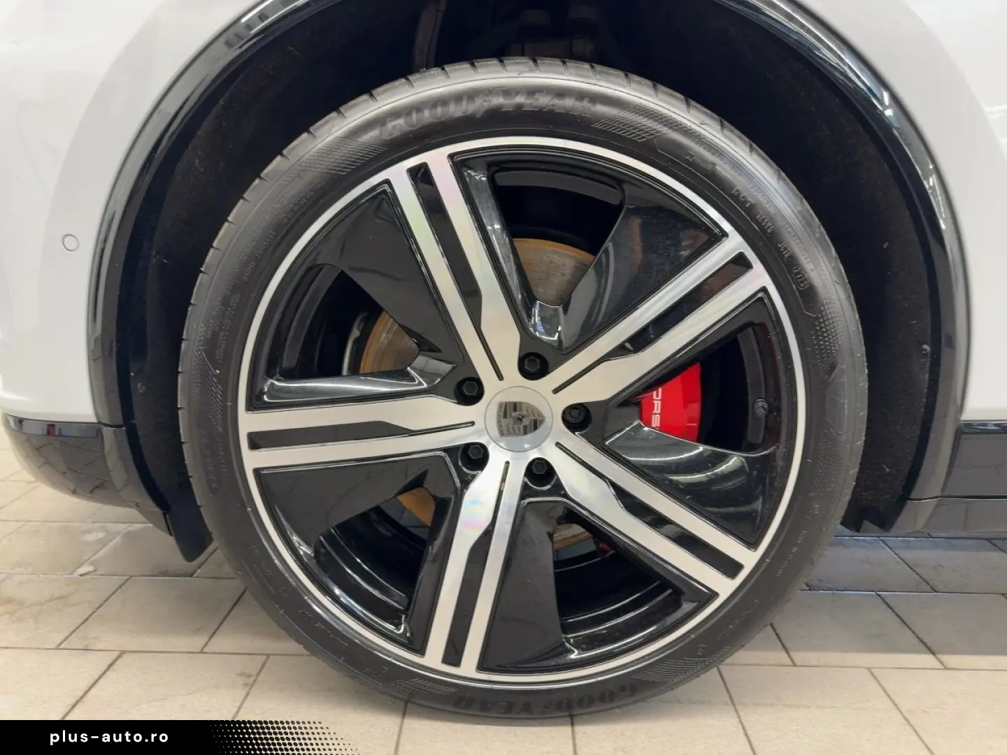 PORSCHE Macan Turbo Electric Matrix Head-Up Pano Kamera