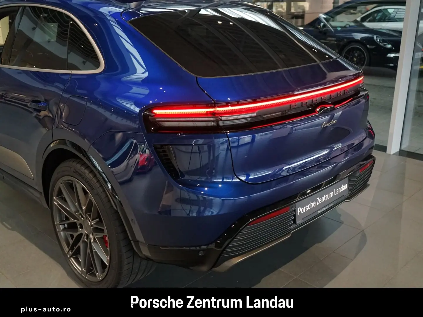 PORSCHE Macan Turbo Burmester HA-Lenkung InnoDrive LED