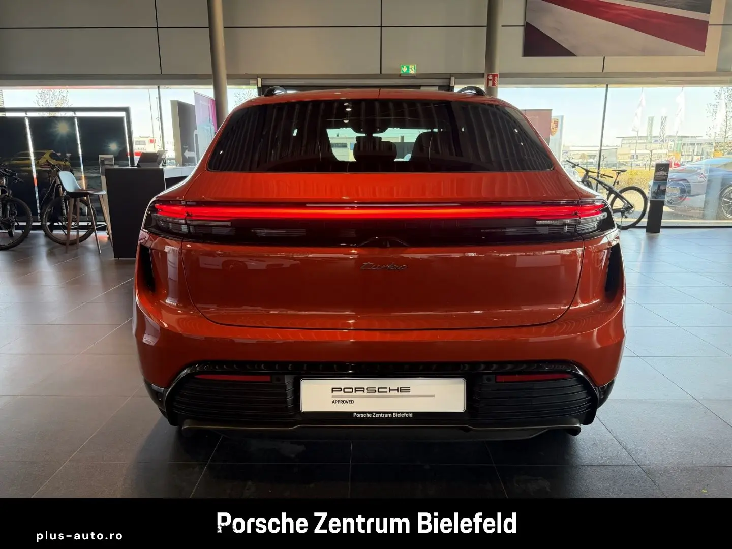 PORSCHE Macan Turbo HA-Lenkung InnoDrive Surround-View