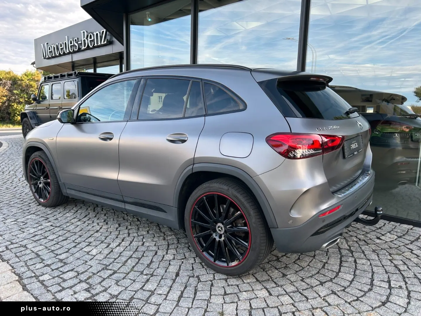 MERCEDES-BENZ GLA 250e AMG  MULTIBEAM  NIGHT  360  AHK