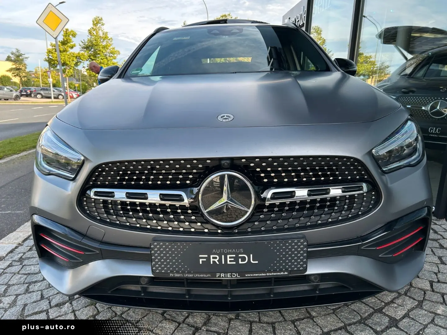 MERCEDES-BENZ GLA 250e AMG  MULTIBEAM  NIGHT  360  AHK