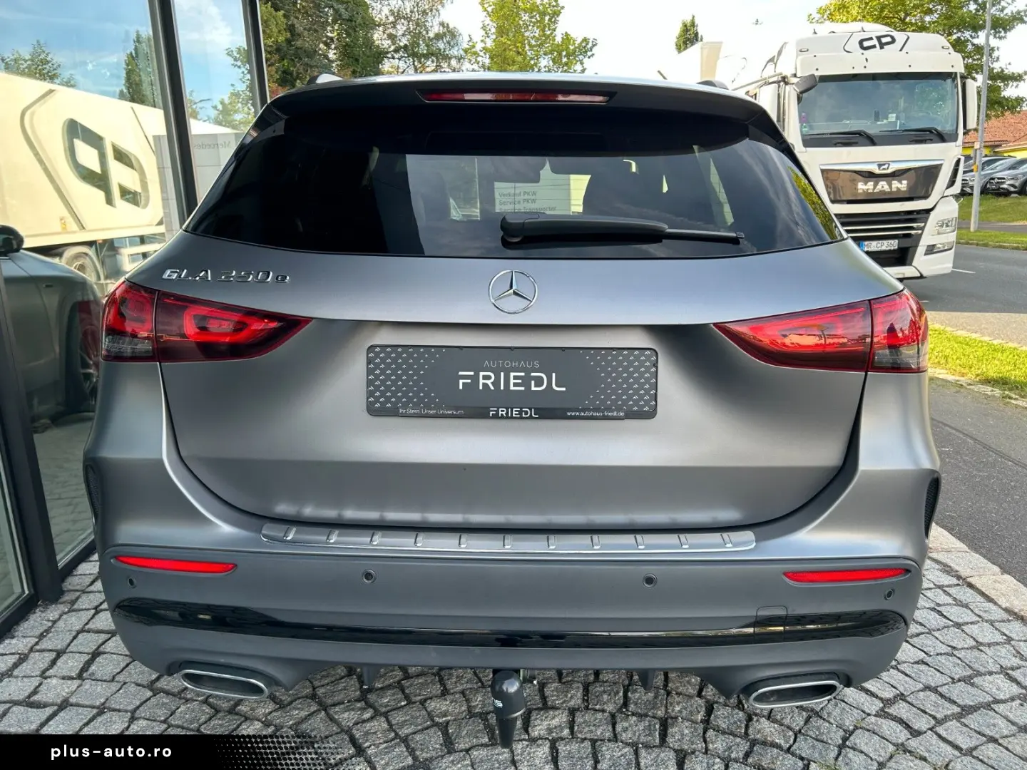 MERCEDES-BENZ GLA 250e AMG  MULTIBEAM  NIGHT  360  AHK