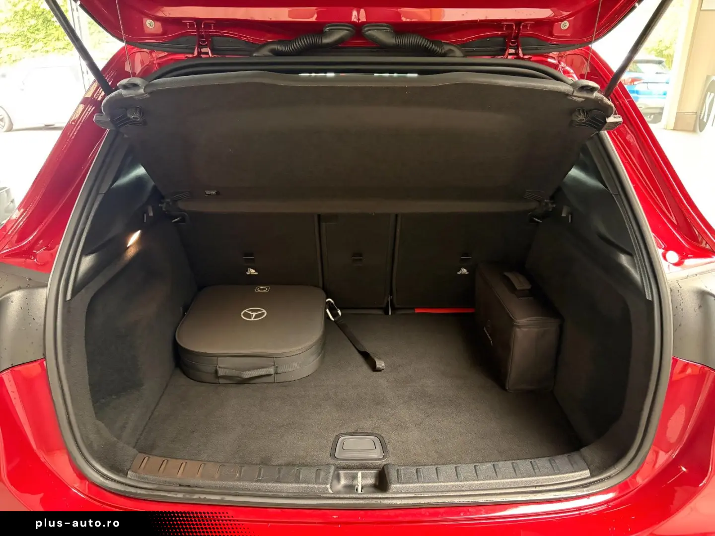 MERCEDES-BENZ GLA 250 e AMG-Line AHK DISTRO LEDER ST&hellip;
