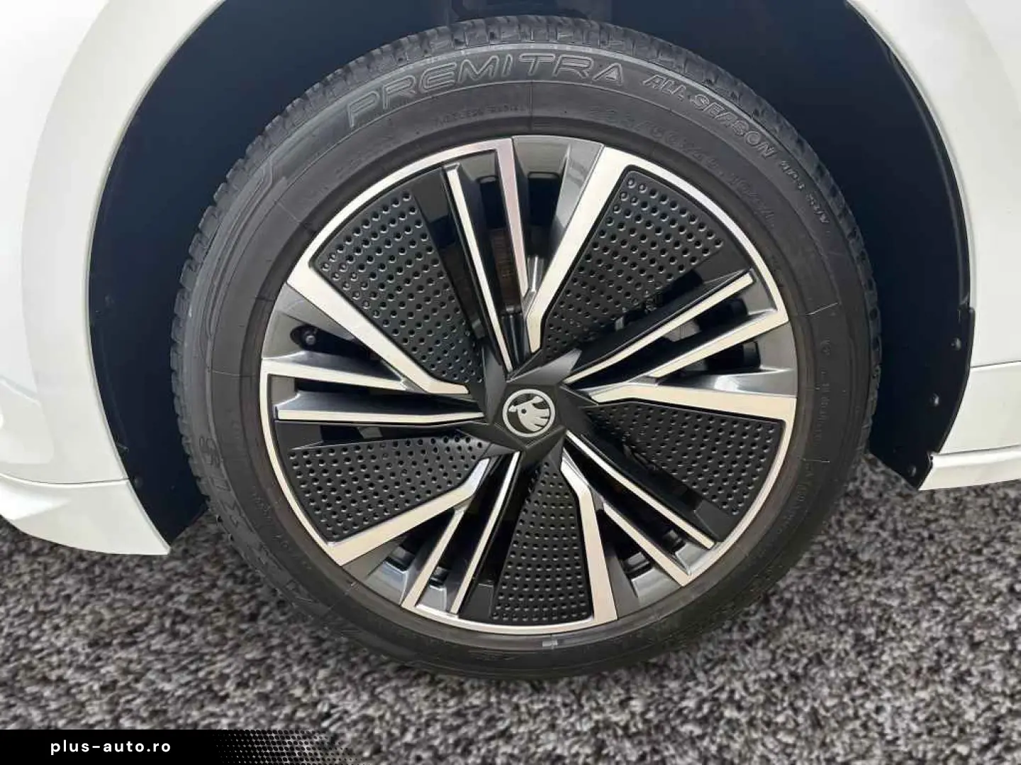 SKODA Enyaq Coupe 85  WÄRME PANO AHK ACC LED NAVI 20