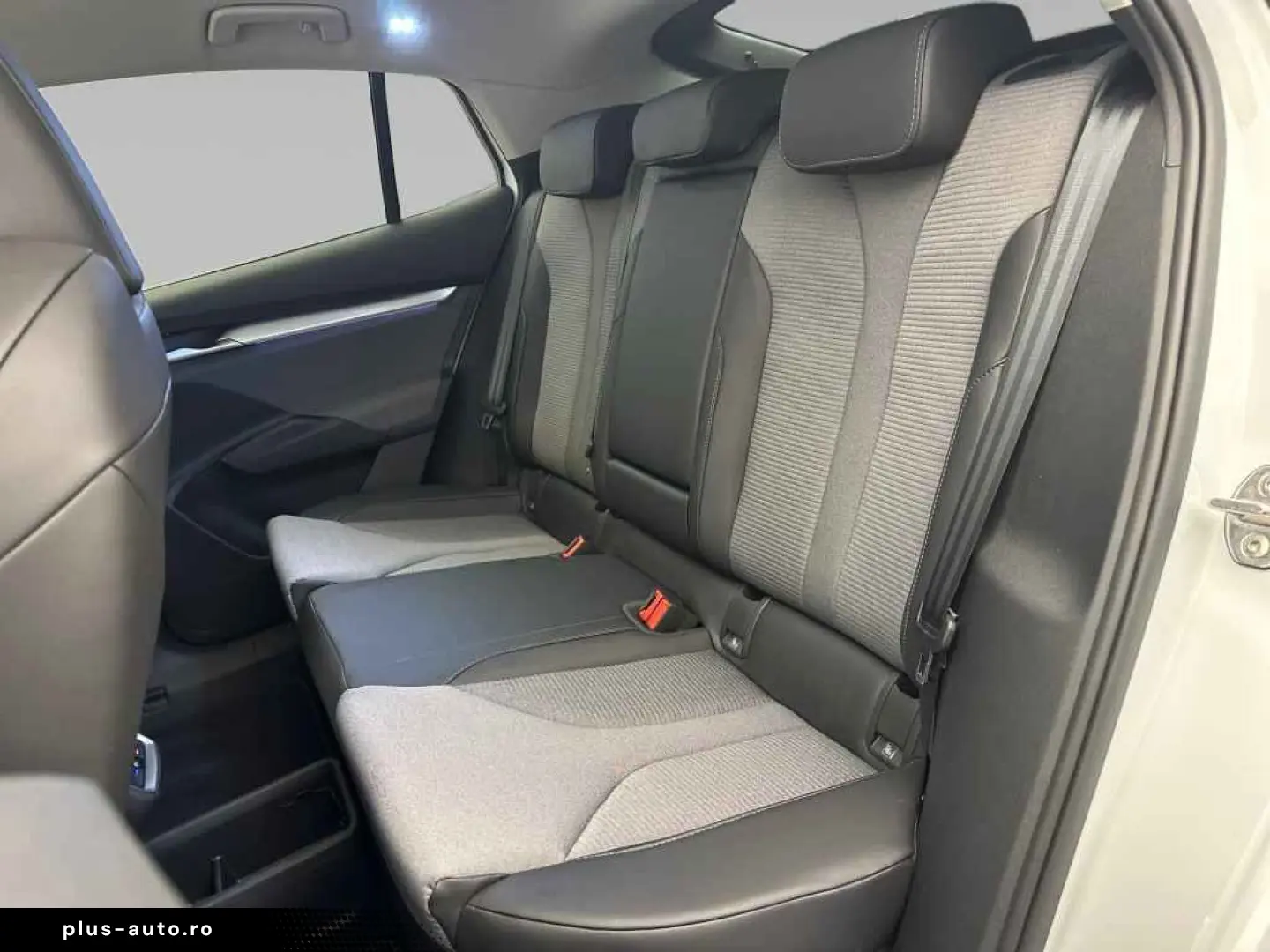 SKODA Enyaq Coupe 85  WÄRME PANO AHK ACC LED NAVI 20