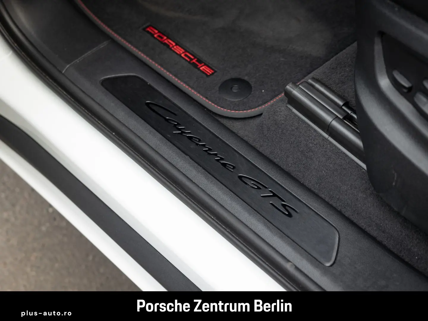 PORSCHE Cayenne GTS Coupe InnoDrive HA-Lenkung Head-Up