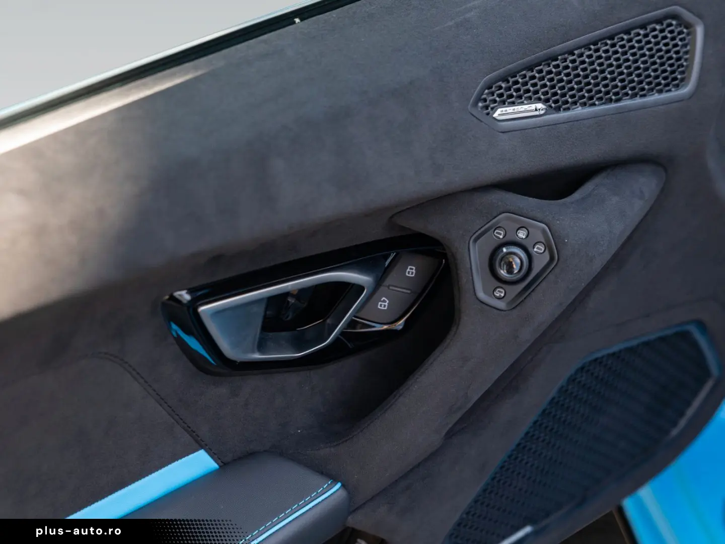 LAMBORGHINI Huracán Tecnica   Blu Cepheus   Carbon Seats
