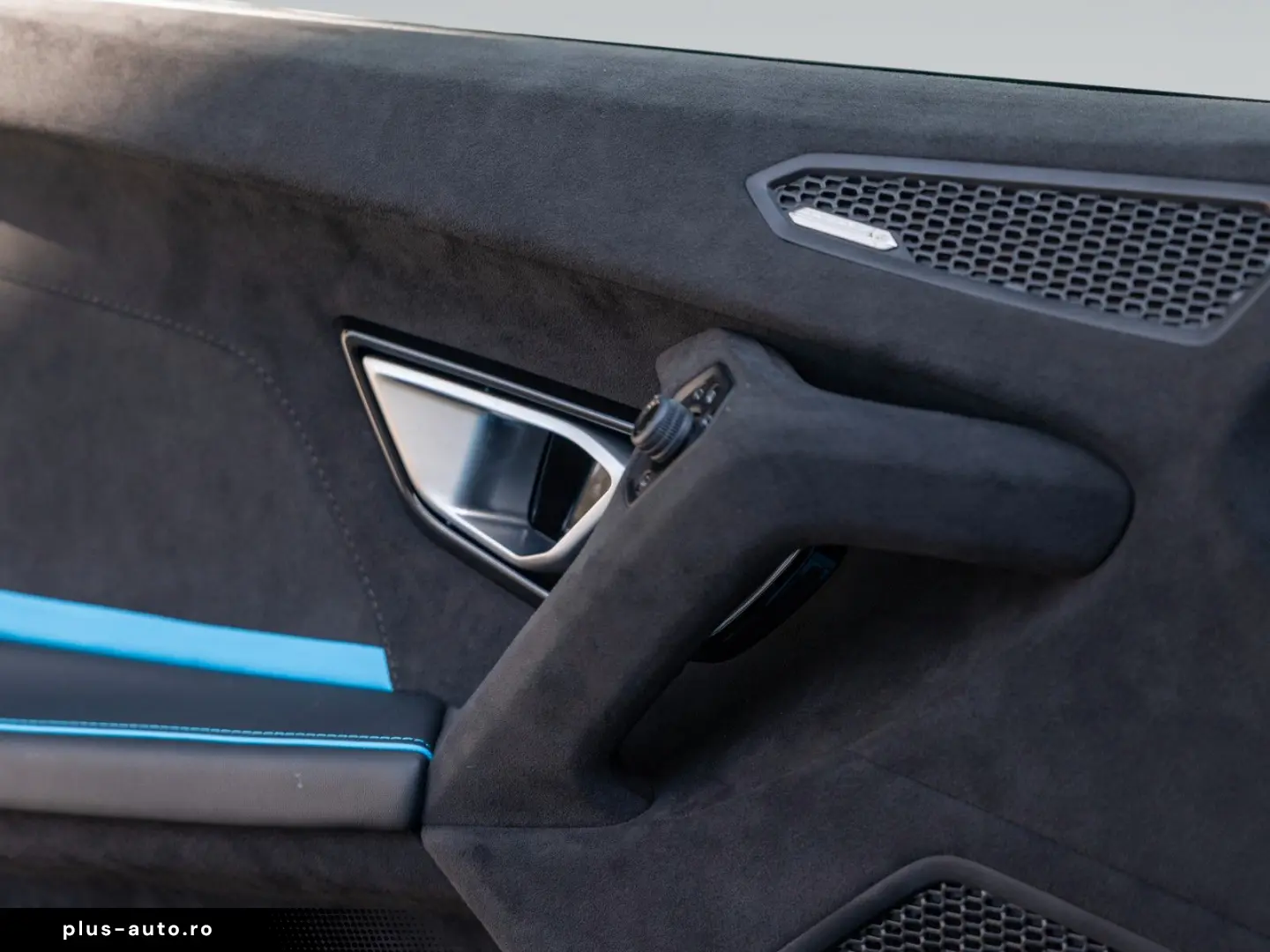 LAMBORGHINI Huracán Tecnica   Blu Cepheus   Carbon Seats
