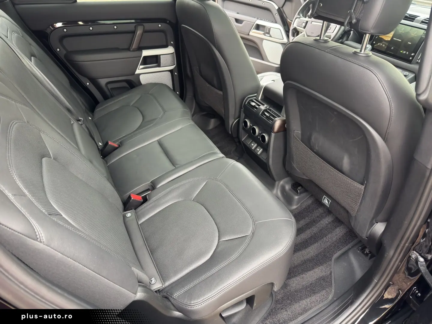 LAND ROVER Defender 130 D300 AWD SE 22Zoll
