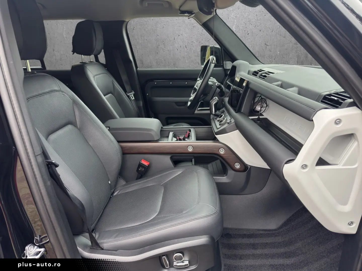 LAND ROVER Defender 130 D300 AWD SE 22Zoll