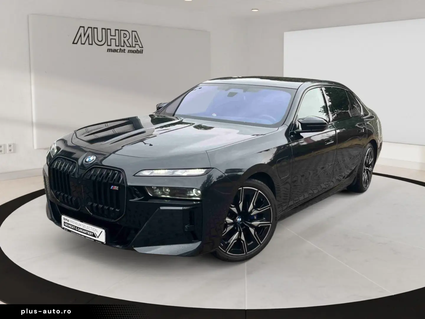 BMW M760e xDrive_Pano_Sky_Executive_Lounge