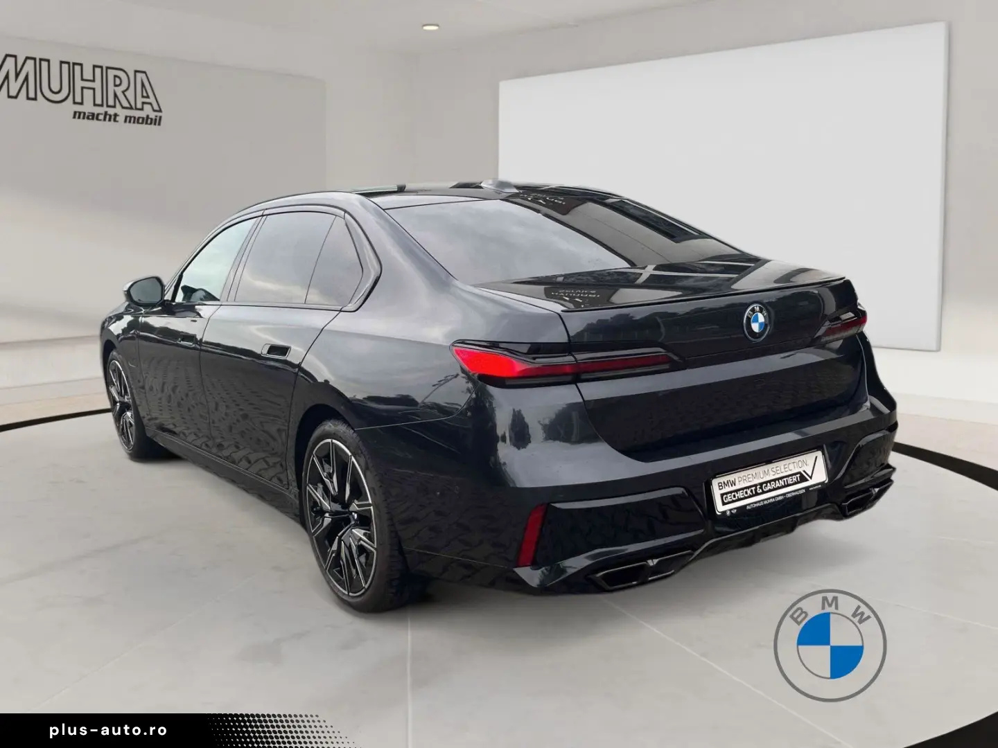 BMW M760e xDrive_Pano_Sky_Executive_Lounge