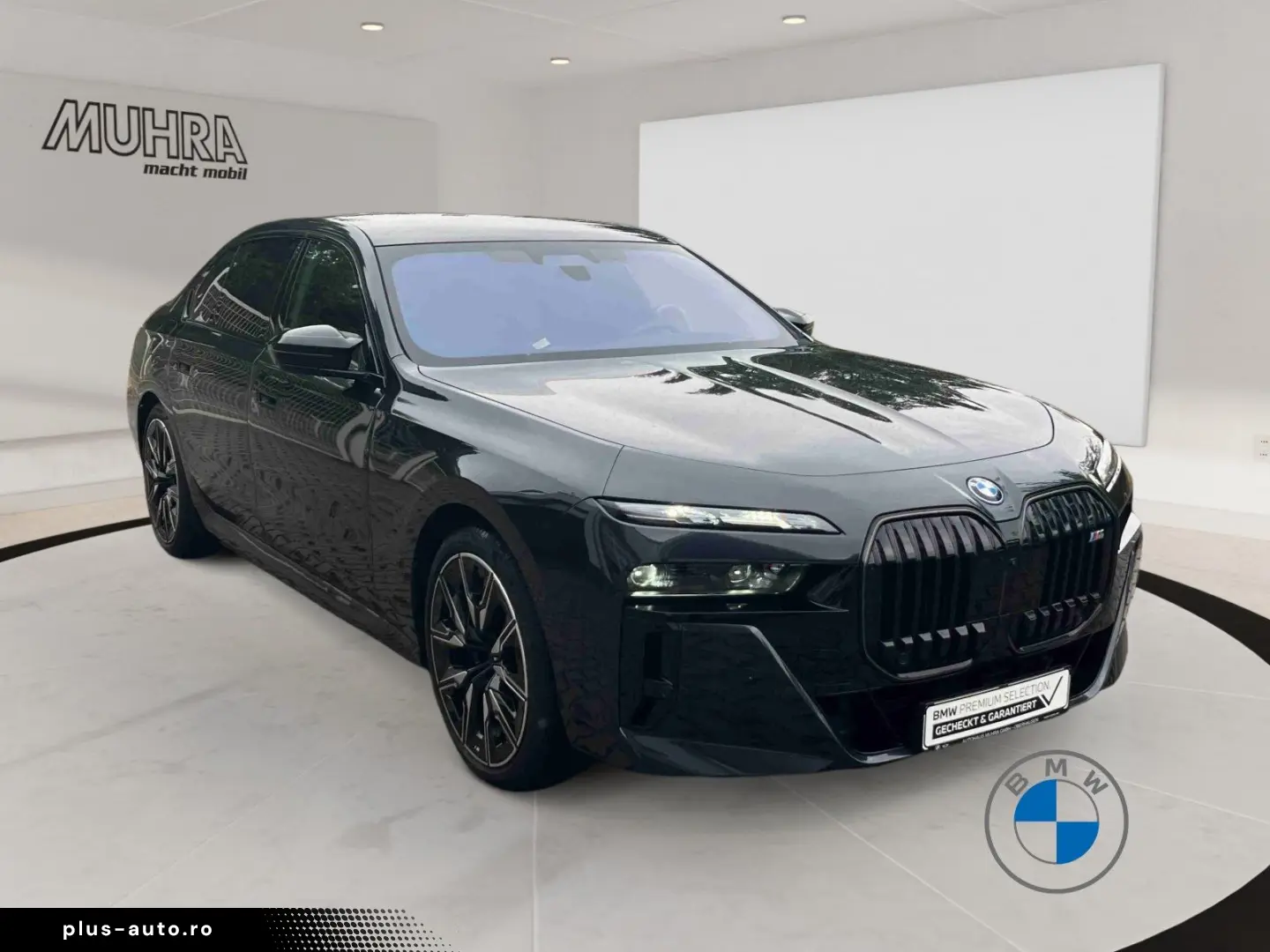 BMW M760e xDrive_Pano_Sky_Executive_Lounge