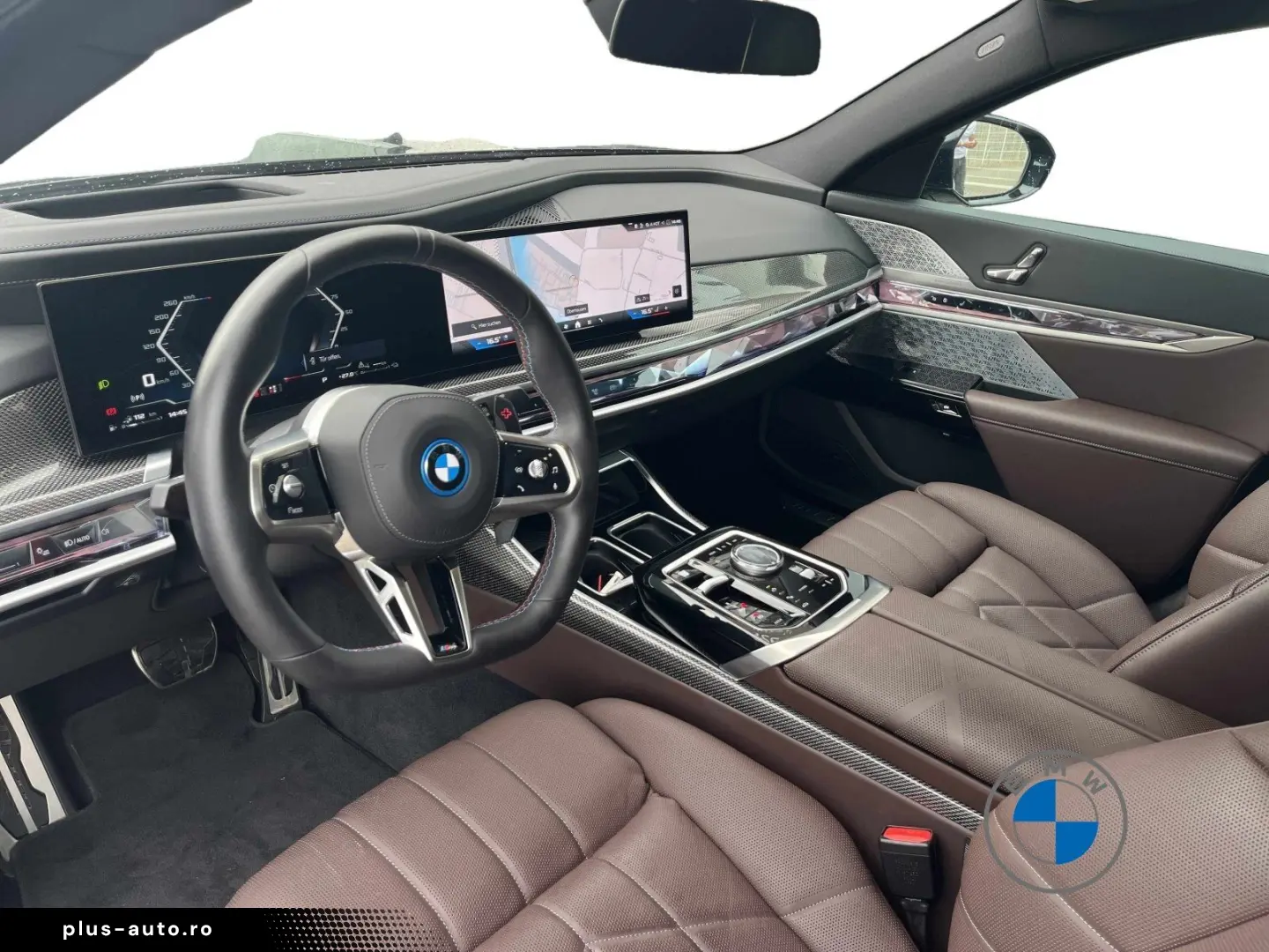 BMW M760e xDrive_Pano_Sky_Executive_Lounge