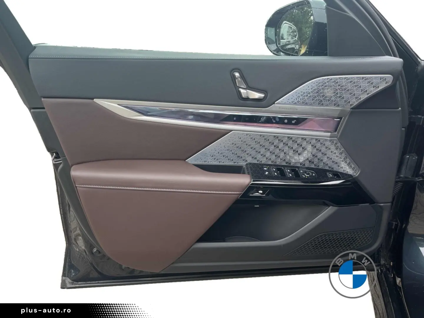 BMW M760e xDrive_Pano_Sky_Executive_Lounge