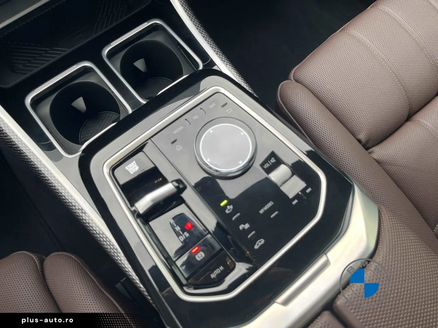 BMW M760e xDrive_Pano_Sky_Executive_Lounge