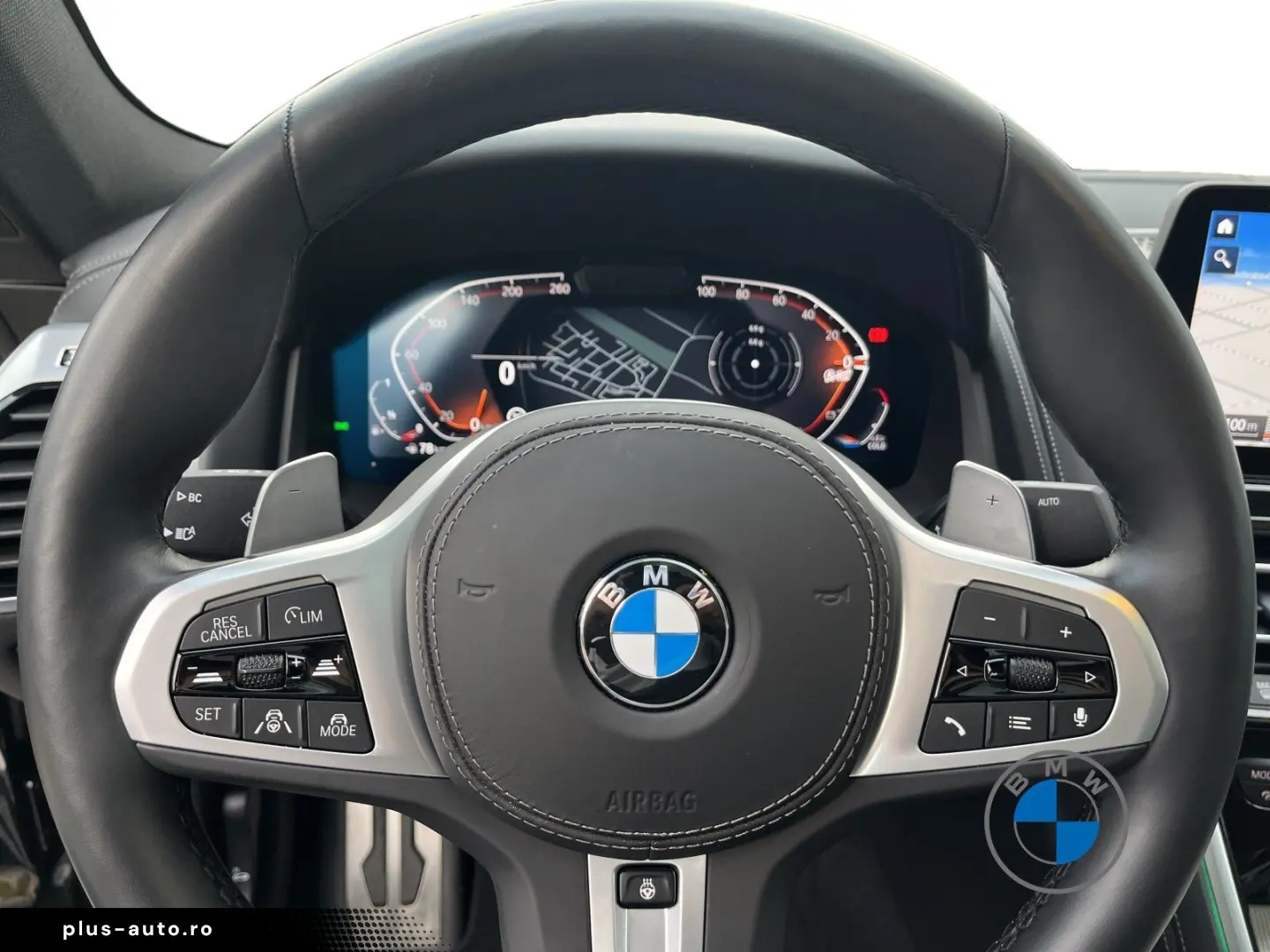 BMW 8 Series 2025 — imagine 12