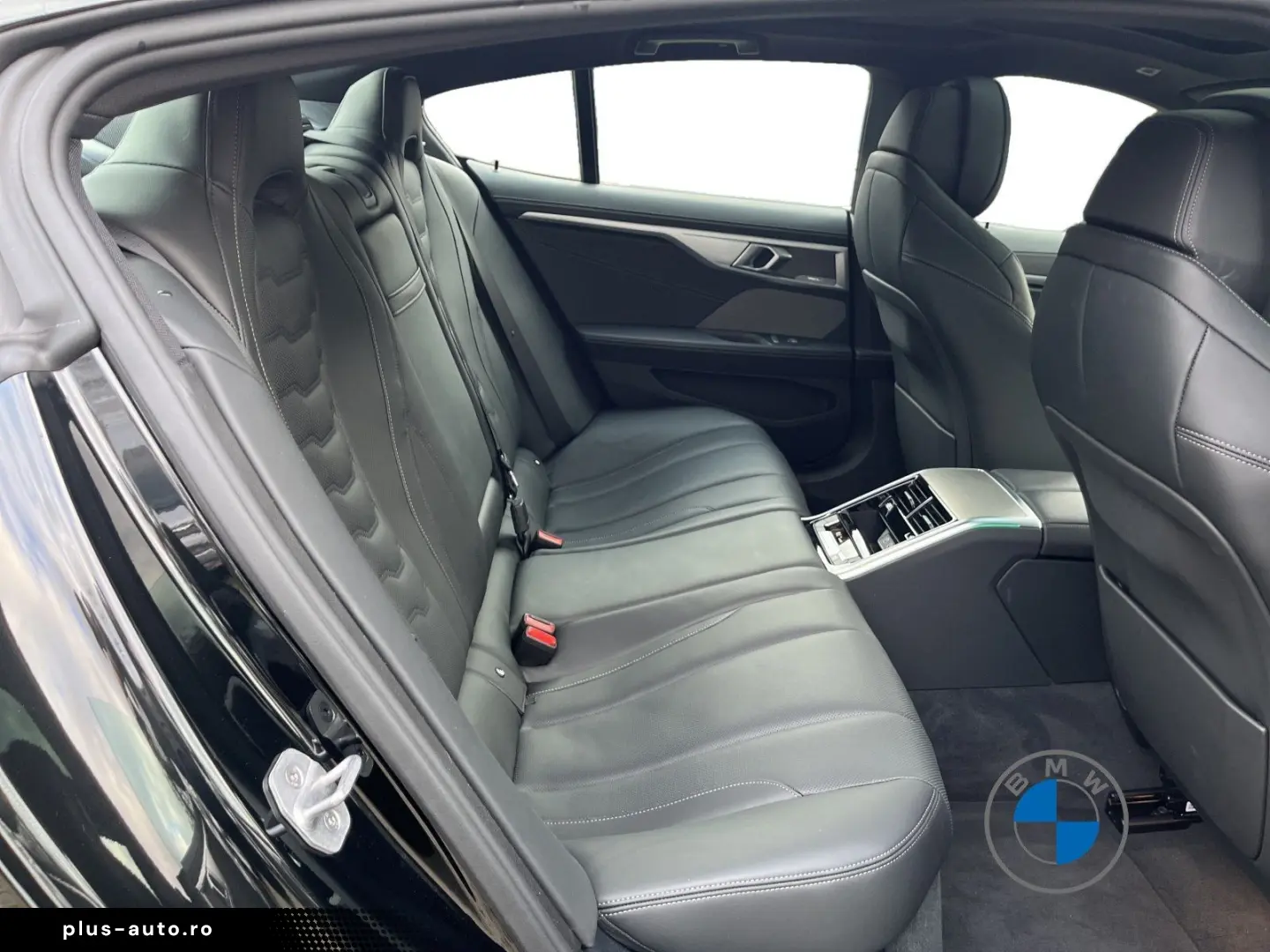 BMW 8 Series 2025 — imagine 17
