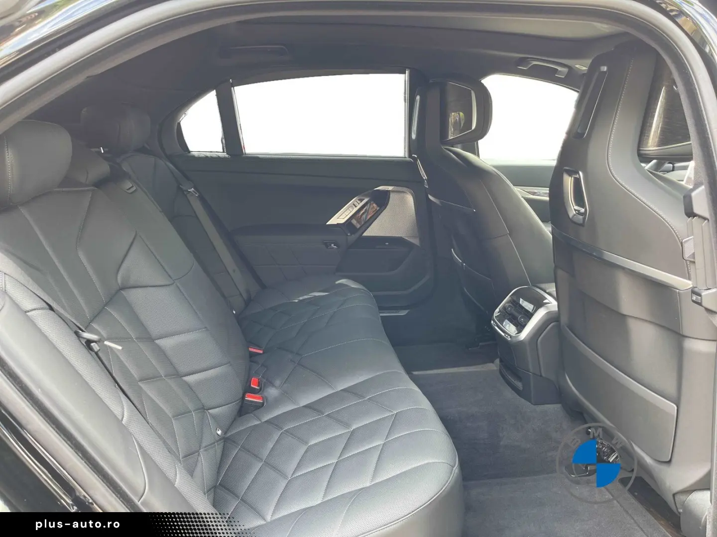 BMW 740d xDrive M Sport_Pano_Massage